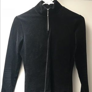 Velvet stretchable zip in the front